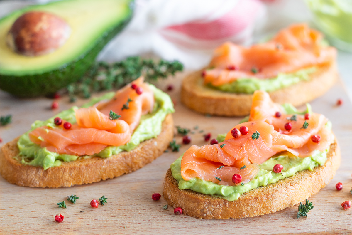 Crostini con avocado