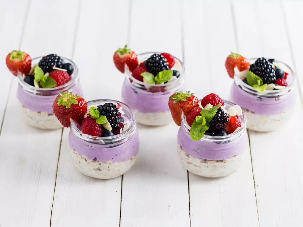 Overnight oats ai frutti rossi