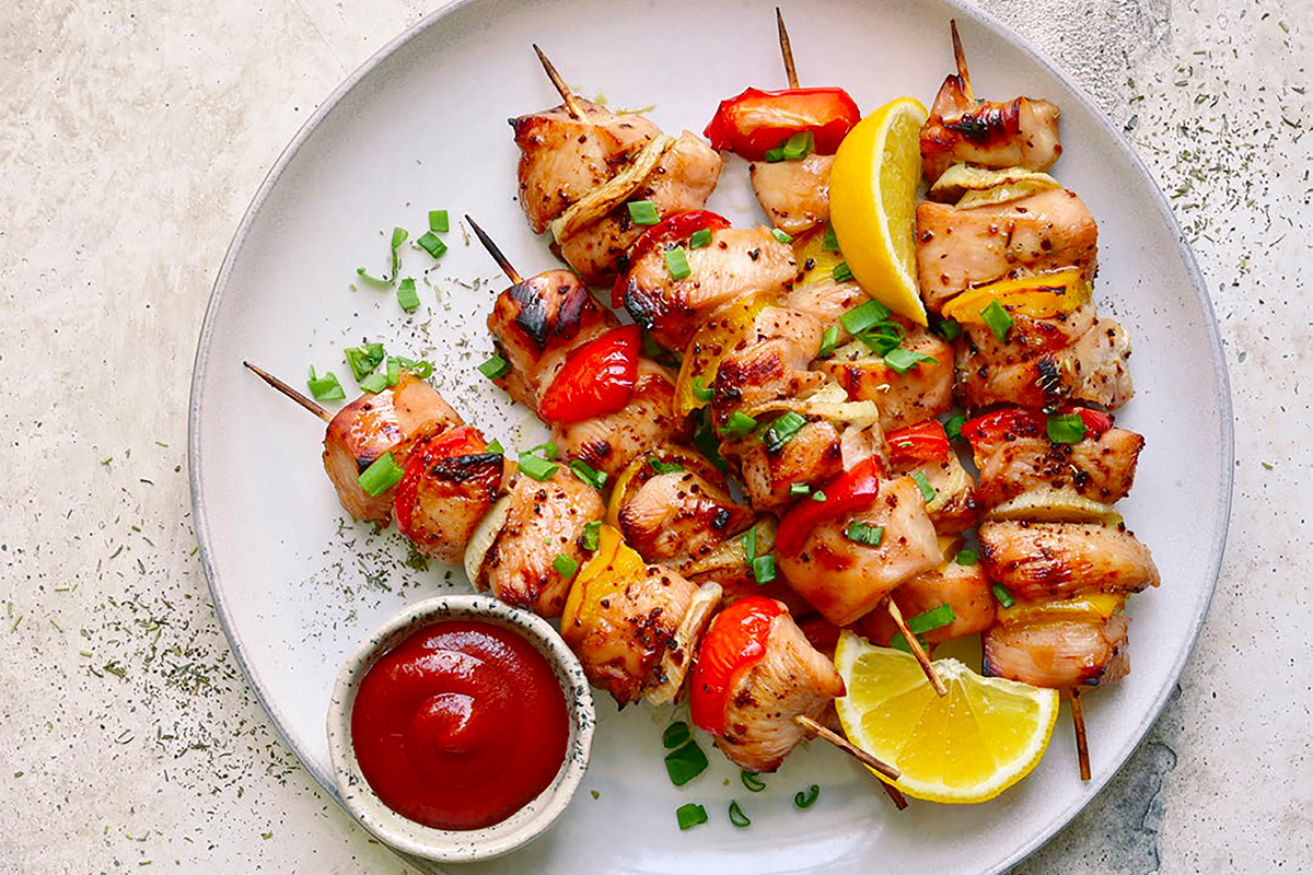 Spiedini di pollo e verdure